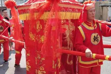 特色鲜明的中式传统婚礼，大花轿